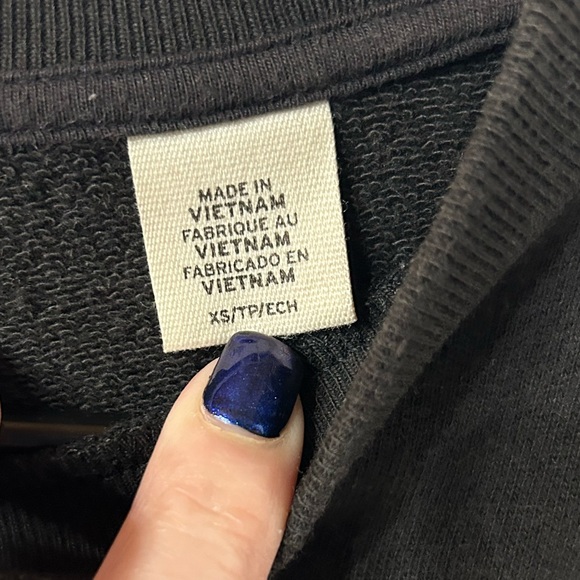 Levi’s XS pull on crew neck crop sweatshirt - Picture 6 of 6